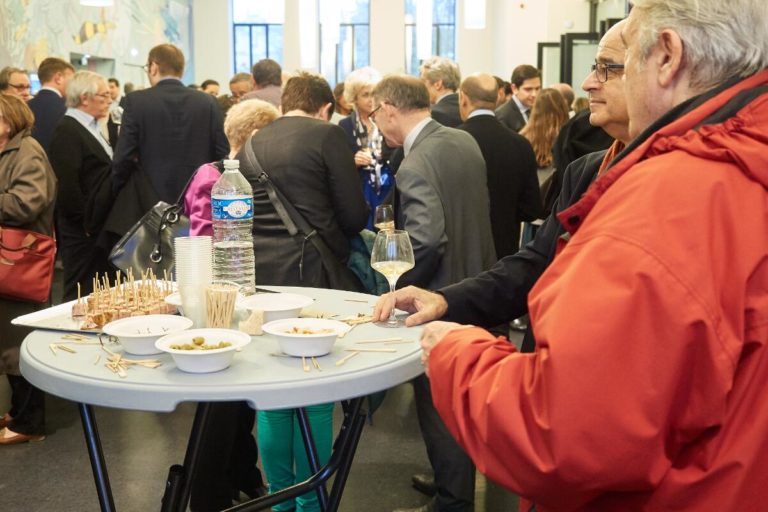 Dégustation et vente aux enchères de vins au profit de la lutte contre le cancer